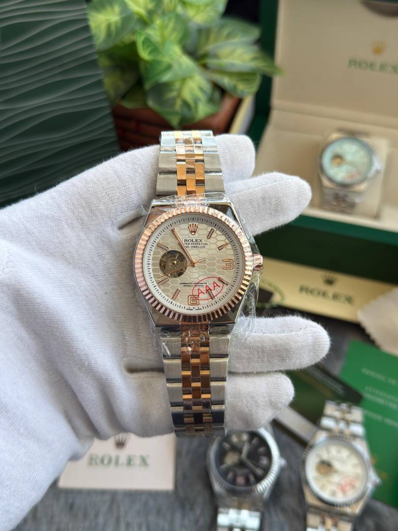 Role_x Land Dweller Automatic Rose Gold W220
