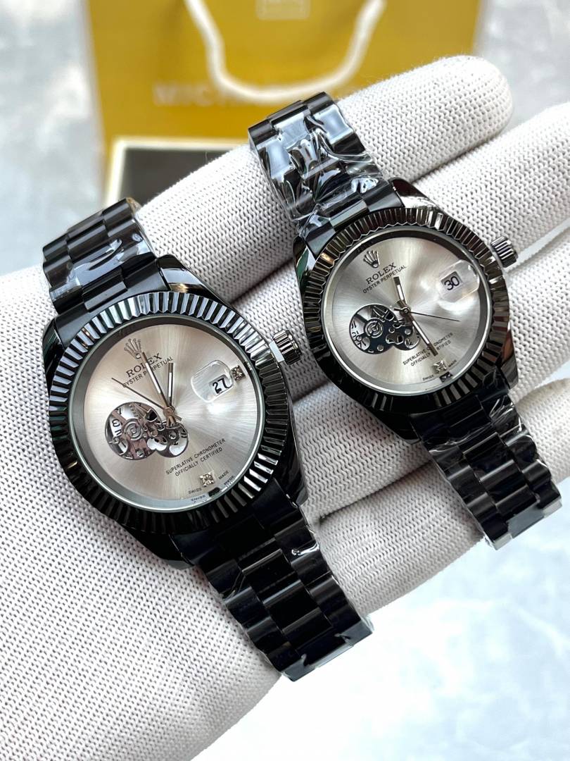 Role_x Oyster Date Couple