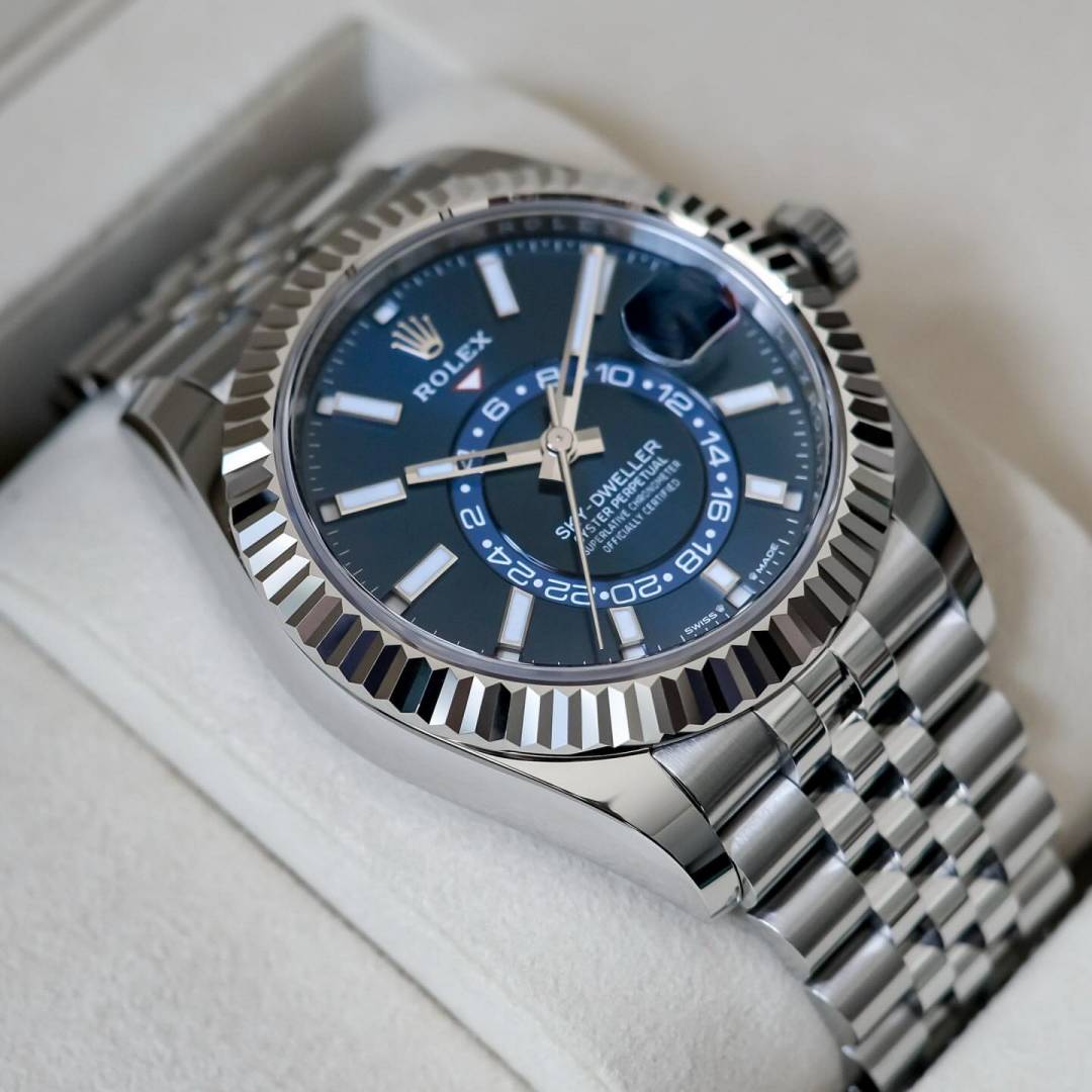 Role_x Oyster Perpetual Sky Dweller Silver-Blue