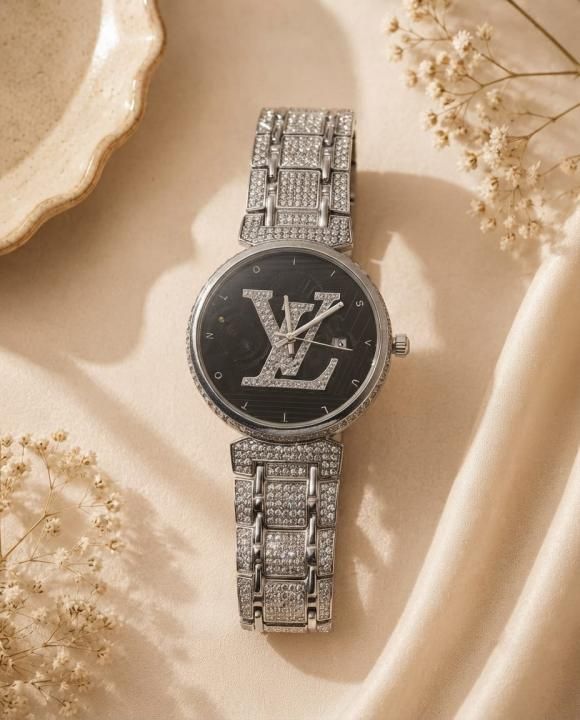 Louii_s Vuitton Tash Silver-Black