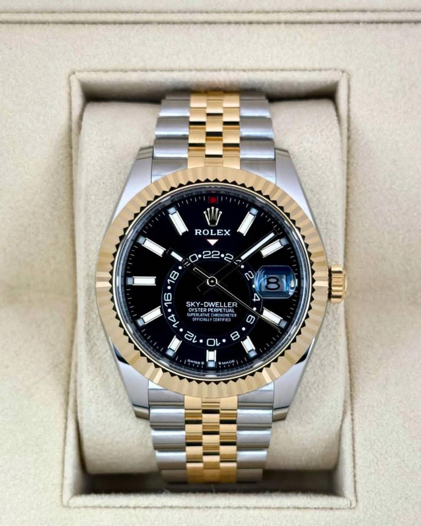 Role_x Oyster Perpetual Sky Dweller 2Ton-Gold-Black