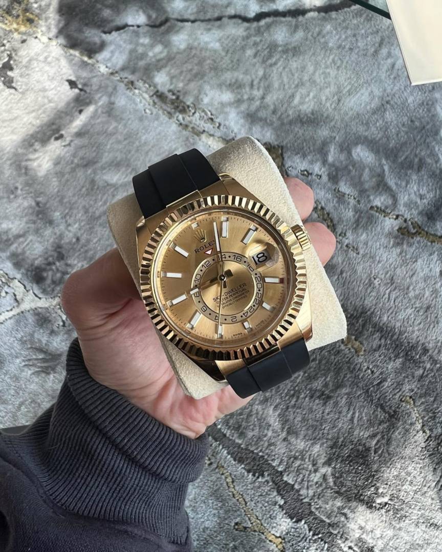 Role_x Oyster perpetual Sky Dweller