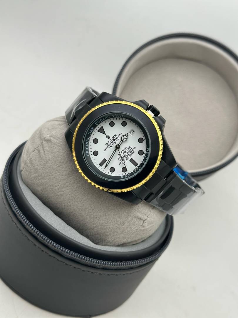 Role_x Oyster Black White B1