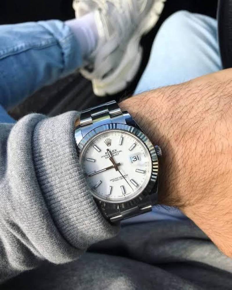 Role_x Date Just White W3