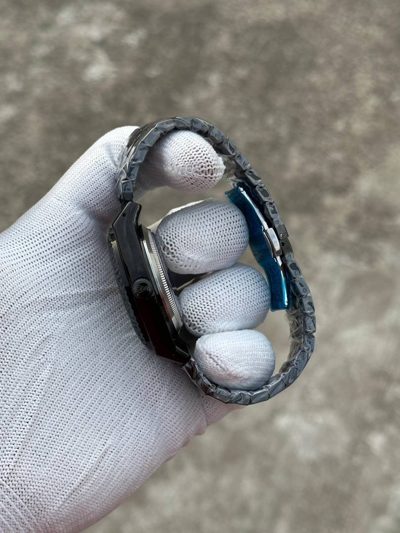 Role_x Land Dweller Automatic - J1568